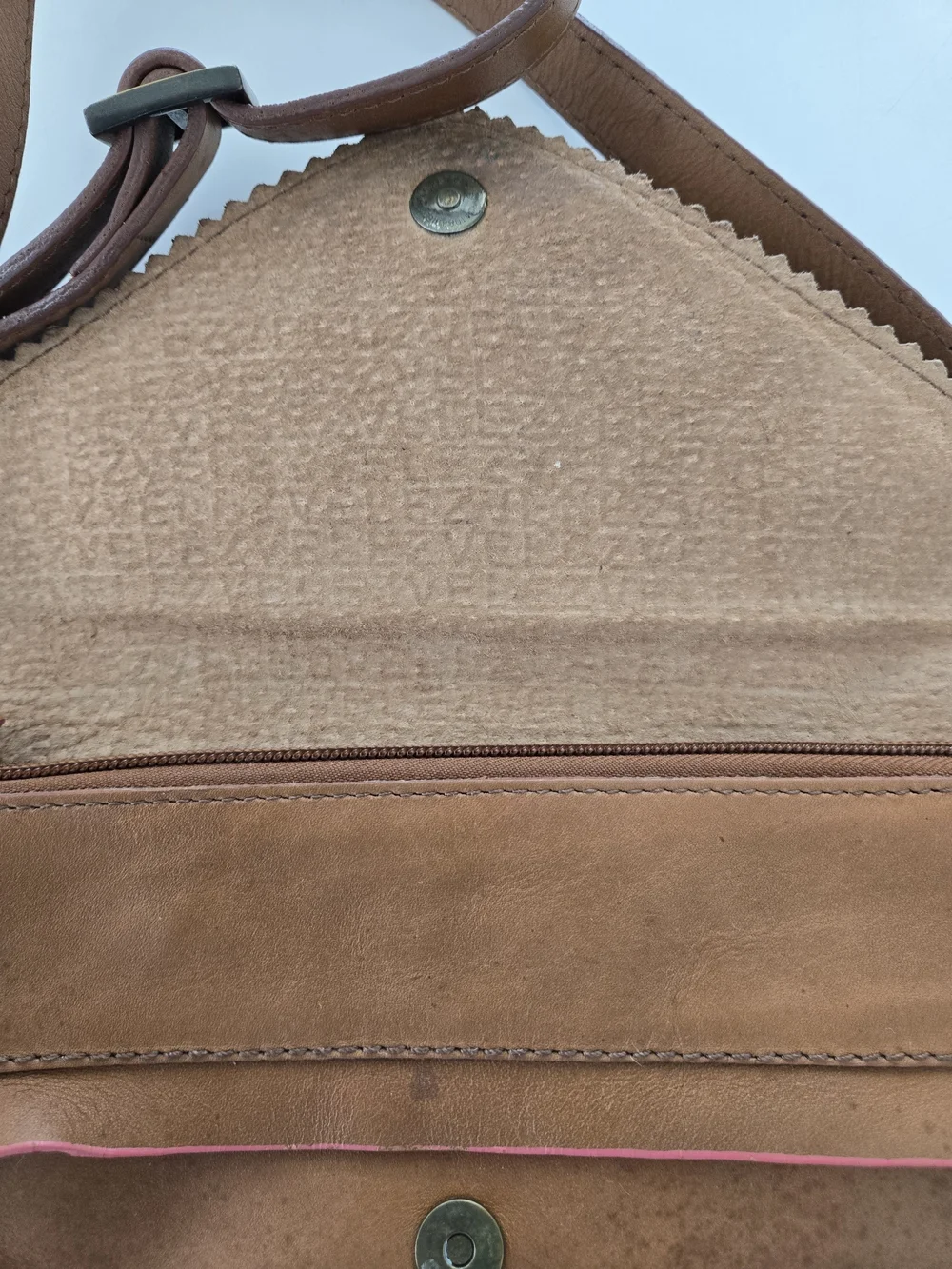 Classic Tan Leather Crossbody Envelope Bag with Pink Trim